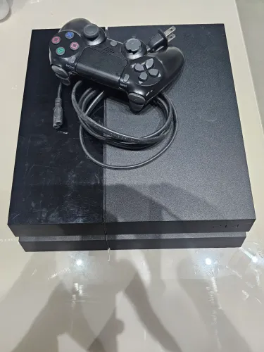 Playstation 4 PS4 500 gb cabos e 1 controle