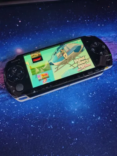 PSP modelo 3000 com bateria e carregador