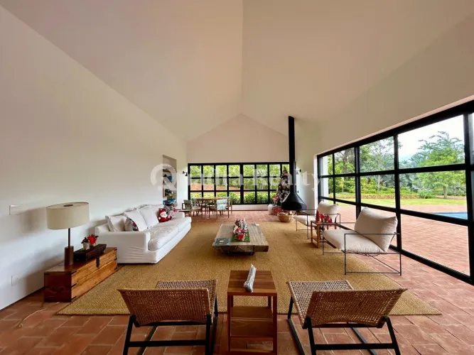 Casa com projeto assinado por Dado Castello Branco