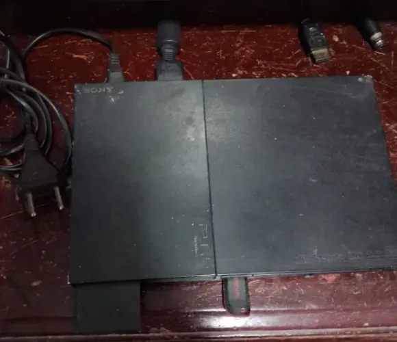 PS2 Sony Em bom estado.
