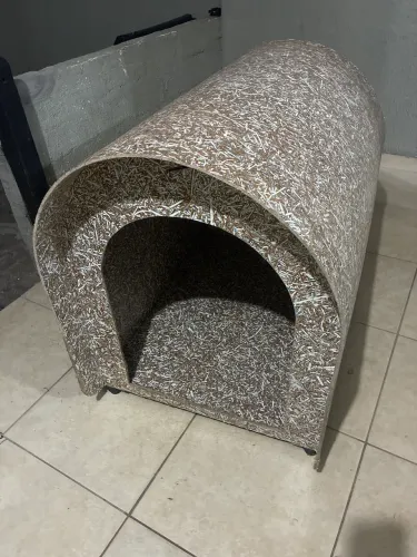 Casa de Cachorro em madeira ecológica - Grande Usada A:85cm, L:66cm, P: 95cm