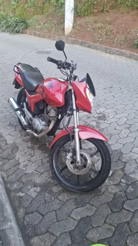 Moto em otimo estado