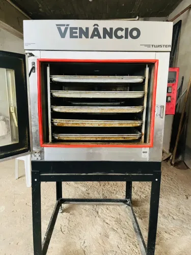 Forno Industrial Turbo Twister Elétrico Venâncio Para 5 Esteiras 220V Monofásico Fvt5e