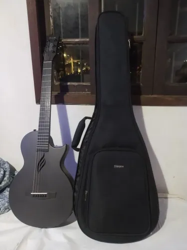 Violão Seiz Enia apenas 1.800 motivo viagem