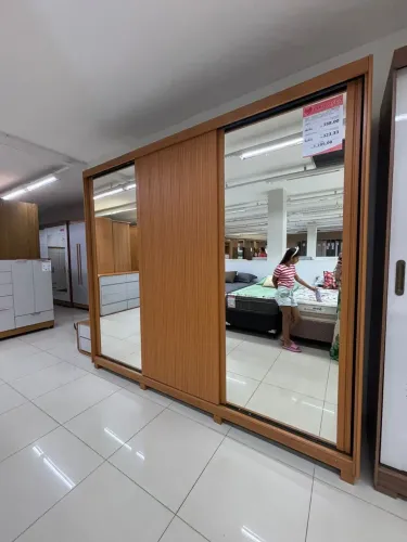 Guarda roupa  luxuoso 