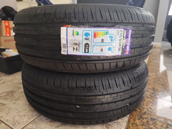 Par pneus 215 65 16 novos importados, NÃO É REMOLD
