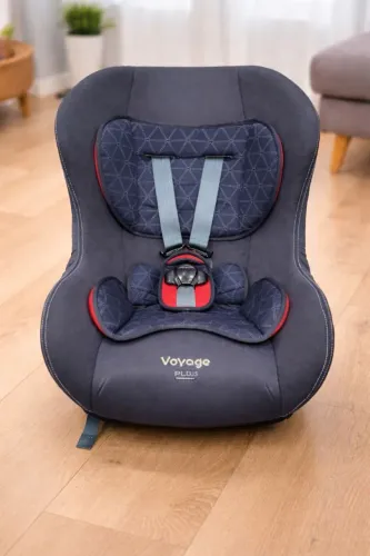 Bebê conforto super conservado  Voyage +  brinde porta bolsa 