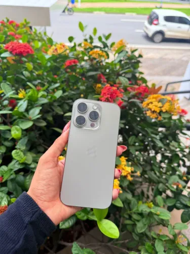 16 PRO 256GB titânio natural ( aceito seu usado como parte do pagamento