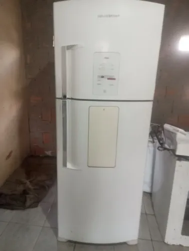 Vendo geladeira Brastemp ative 441L