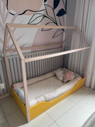 Cama Infantil Montessori da Tok Stok com colchão