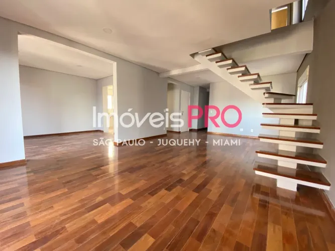 COBERTURA EM MOEMA COM 3 SUÍTES. PRÓXIMO AO PARQUE IBIRAPUERA.