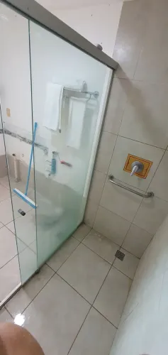 Vendo Box de vidro para banheiro 1.86×0.855