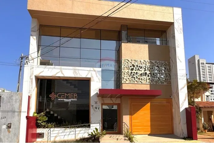 ALUGA-SE SALA COMERCIAL