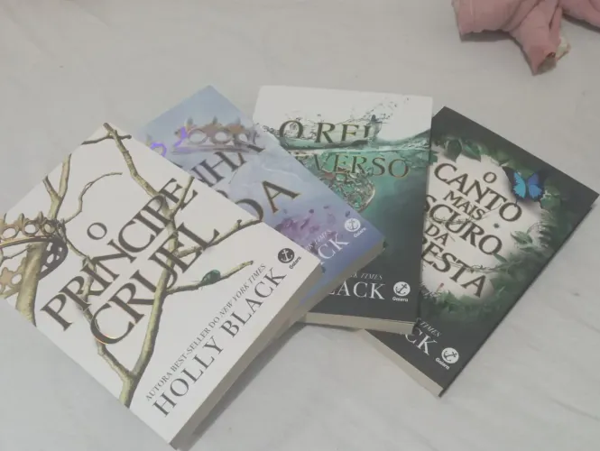 Box de O povo do ar e Como o Rei de Elfhame aprendeu a odiar histórias - Holly Black 
