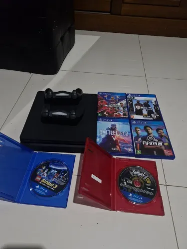 VENDO 2 PLAYSTATION 4 + JOGOS FÍSICOS + PLAY NETWORK REPLETAS DE JOGOS