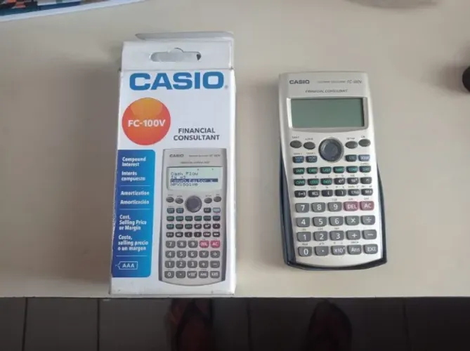 Máquina de calcular científica CASIO, usada, seminova, único dono.