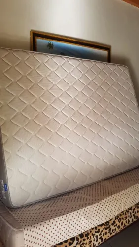 COLCHÃO  SEMI NOVO  PAGANDO AINDA