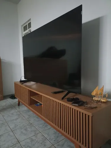 Vende se TV TCL 75" semi nova, com nota fiscal