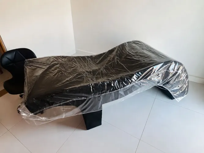 Vende-se essa maca alguns pequenos detalhes 