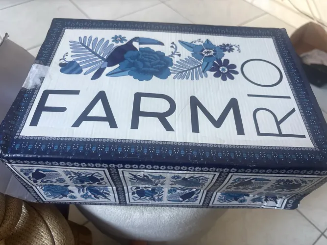 Sandália nova FarmRio