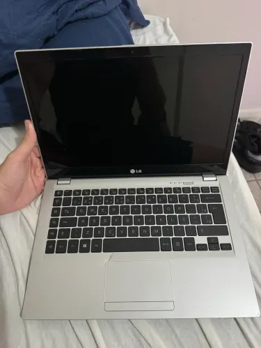 Notebook LG U460 para Reparo ou Peças - Sem Carregador