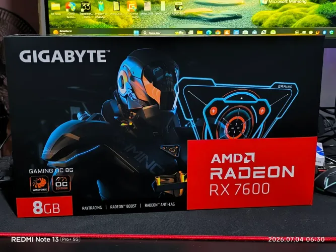 Placa de vídeo AMD RX 7600 8gb triplo Fan 