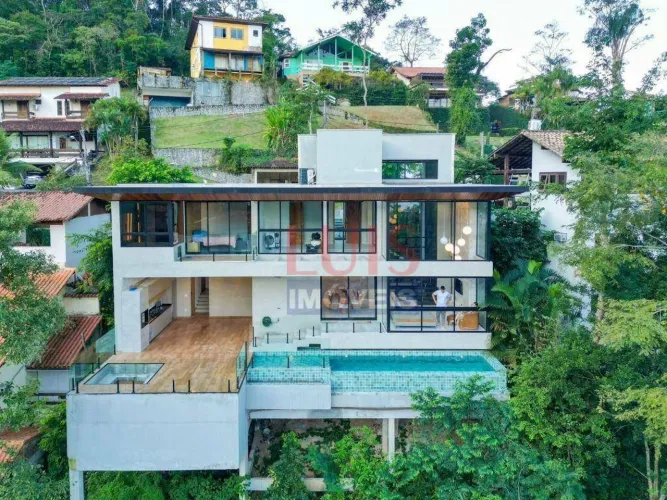 Casa com 3 dormitórios para alugar, 285 m² por R$ 22.100,00/mês - Itaipu - Niterói/RJ