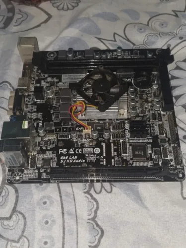 Placa Mãe Biostar com Processador Integrado