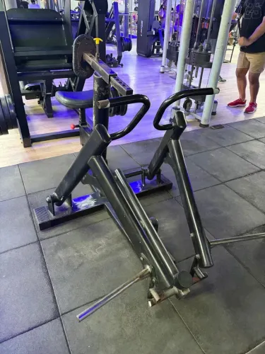 Vendo aparelho de musculação remada articulada da marca pro Phisical valor 2.000