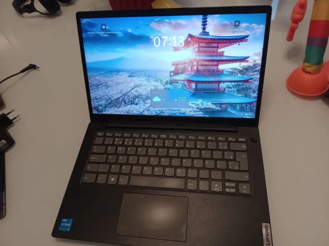 Notebook Lenovo V14 G2 ITL i5-1135G7 8GB SSD 256GB