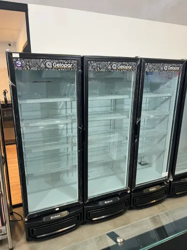 Cervejeira Gelopar 3 portas 1450 litros nova pronta entrega
