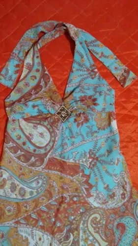 Vestido de alto luxo de festividade. Maravilhoso!!!!