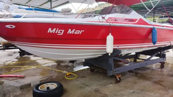 Lancha Cobra Tornado 22 Mercury 200 HP EFI