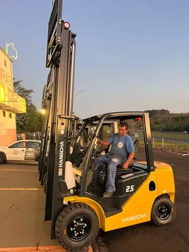 Empilhadeira NOVA ZERO Hangcha 2,5t Diesel