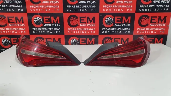 Par de Lanterna Mercedes Cla 2017/2019 Original