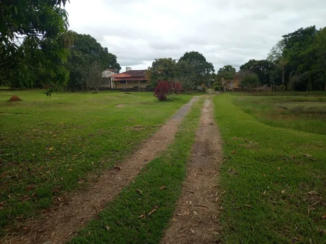 Chacrão em Quadra / Vende ou Troca.