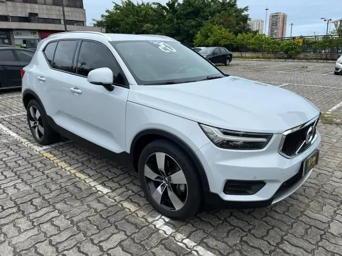 Volvo XC40 2.0 T4 Momentum Automático 2020