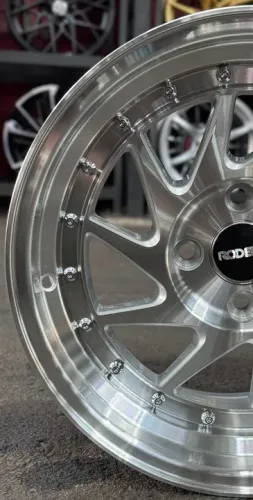 rodas OZ1 aro 15 tala 8 Furação 4x100
