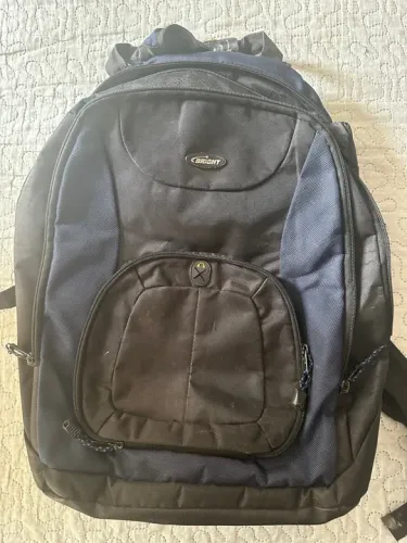 Mochila, sem uso, perfeito estado.