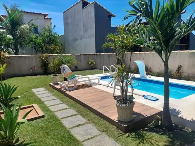 Casa com piscina aluguel temporada com local para jogar bola