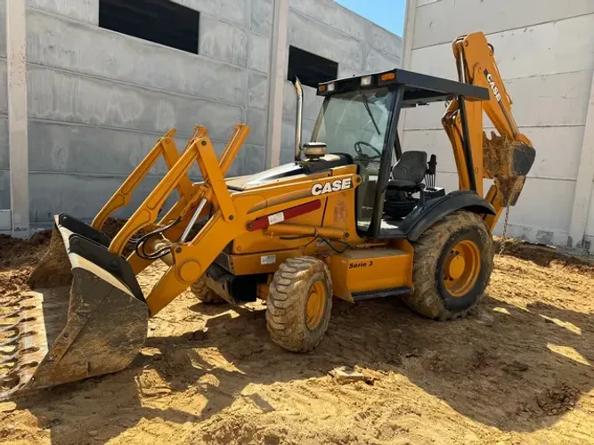 Retroescavadeira case 580M  4x4