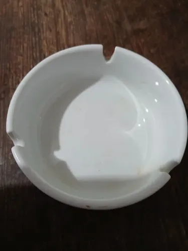 Vendo cinzeiro antigo porcelana STEATITA