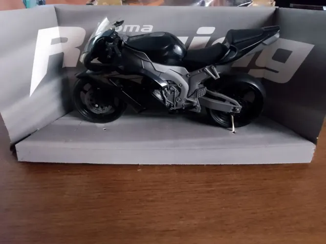 Brinquedo de Moto Roma Racing 