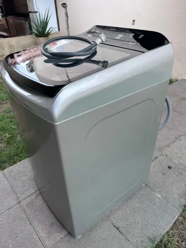 Máquina de lavar roupas 