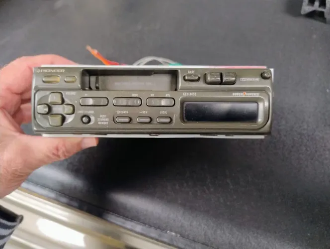 Toca fitas Pioneer DEH-1450 usado/revisado