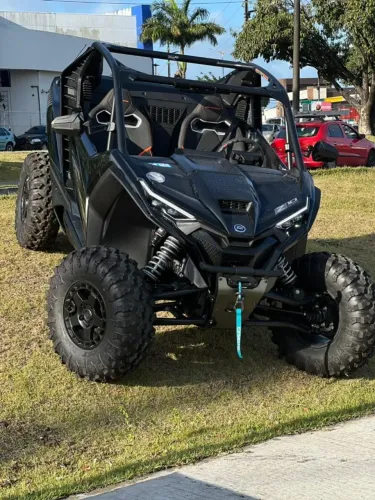  CFMOTO (Z10) 2 LUGARES