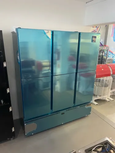 Geladeira Industrial com 6 Portas - Ideal para Restaurantes