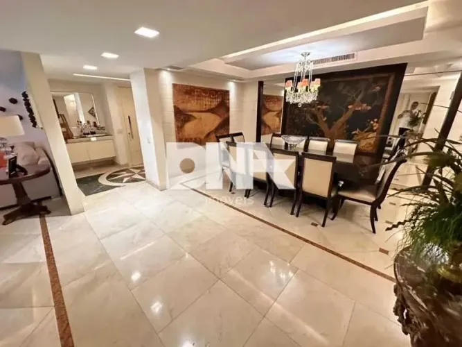 Apartamento - / Residencial / Leblon