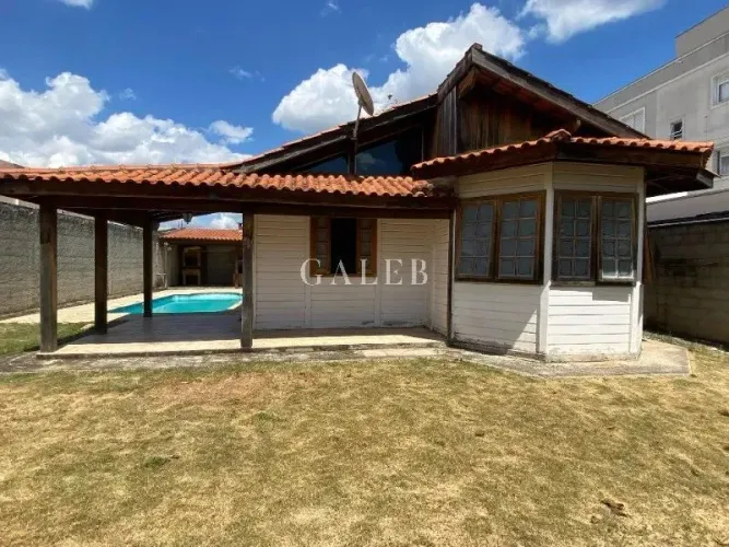casa térrea com piscina, 3 quartos, 1 suíte, 5 vagas de garagem