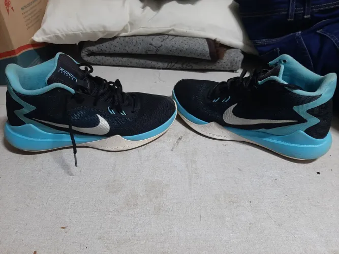 Tênis Nike Zoom Evidence - Azul e Preto